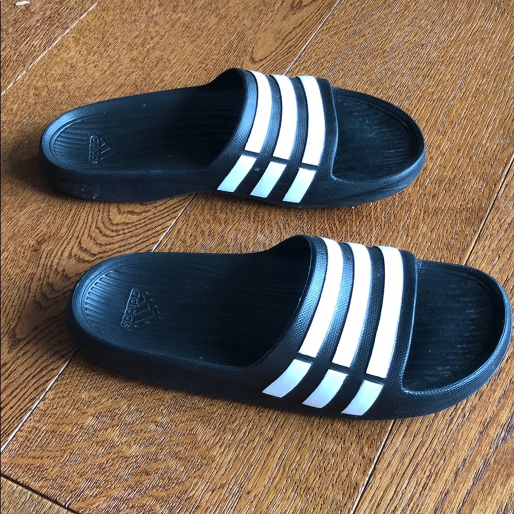 Adidas slide sandals size 6 - Picture 5 of 5